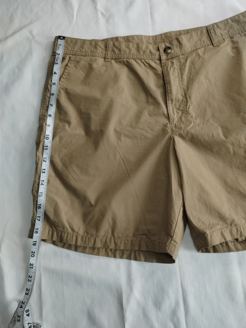 Columbia Men's Tan Flat-Front Shorts